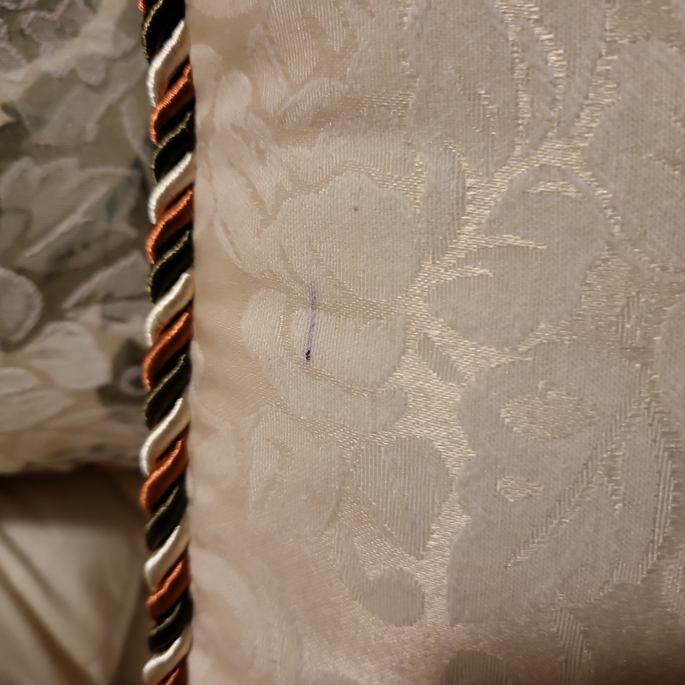 Set of two decorator pillows - Picture 8 of 8